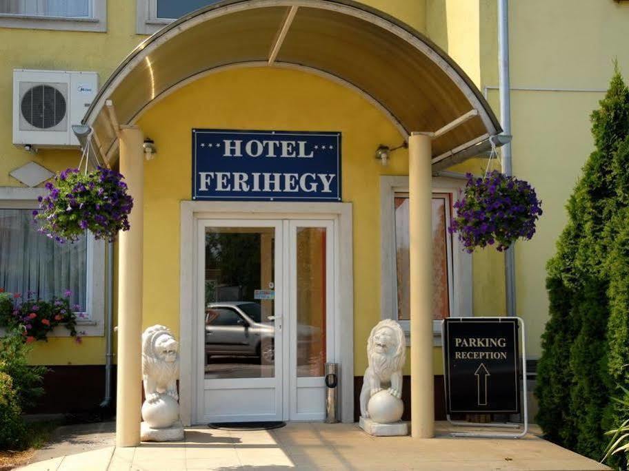 Hotel Ferihegy Vecses Exterior photo